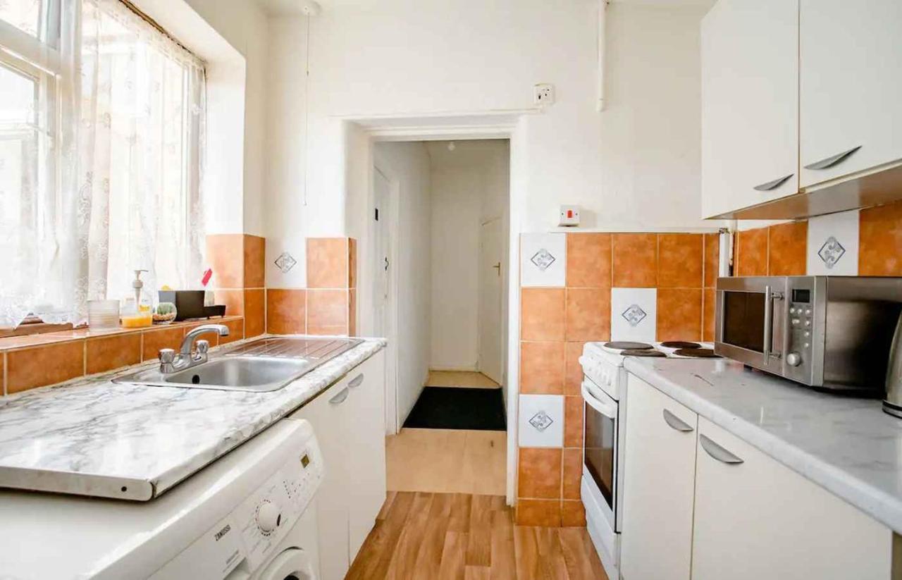 Homestay Near Tottenham Hotspur Stadium Λονδίνο Εξωτερικό φωτογραφία